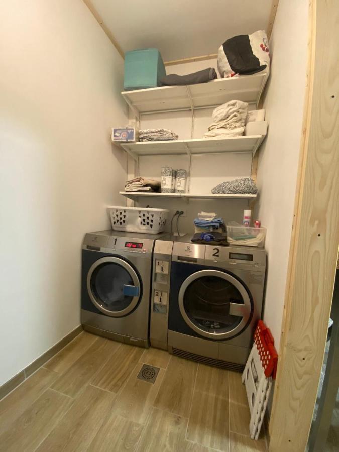 Bohobos Hostel Antibes Eksteriør bilde
