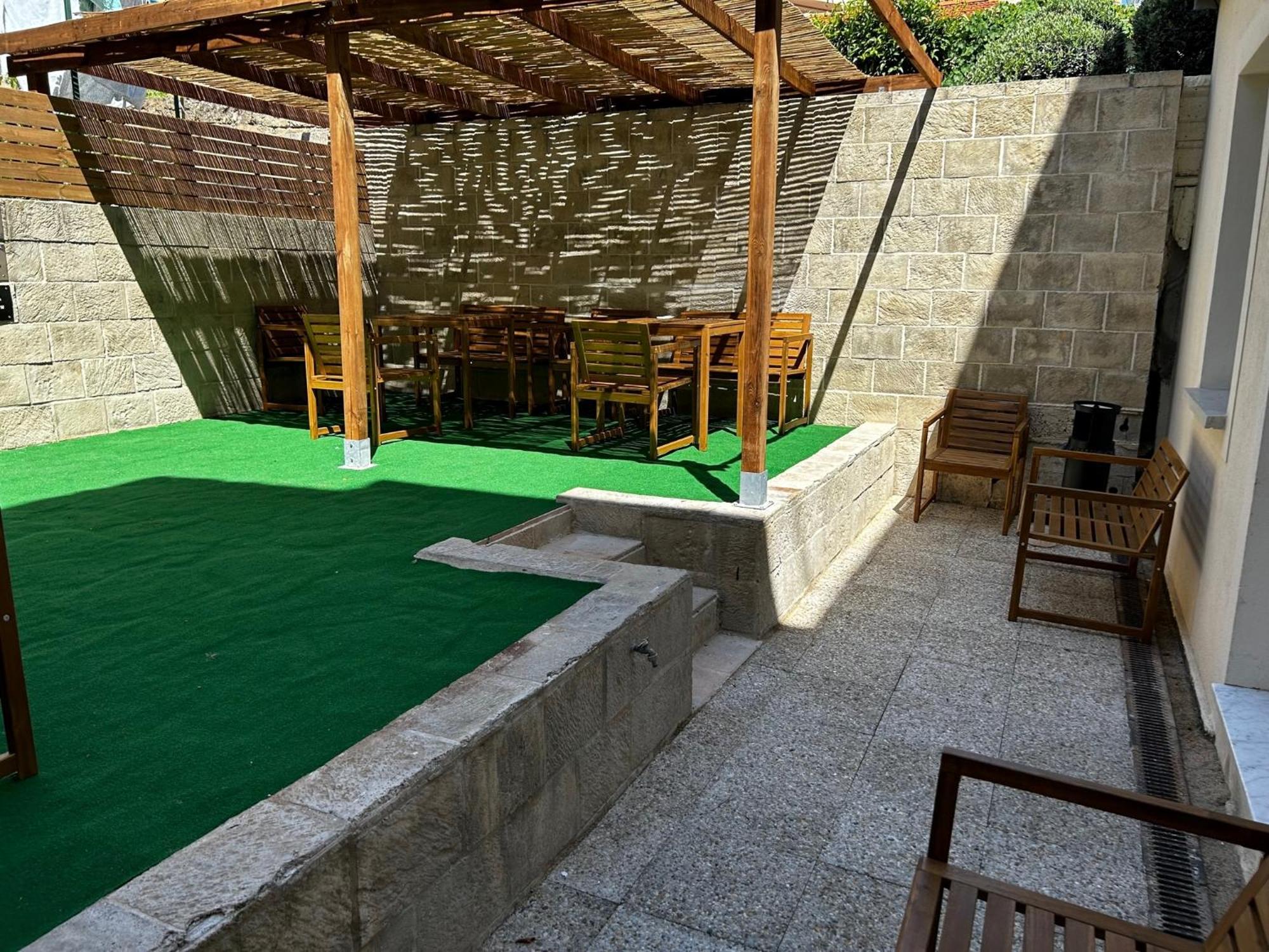 Bohobos Hostel Antibes Eksteriør bilde
